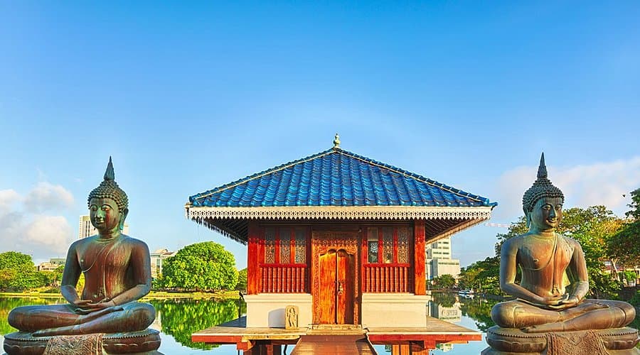 Scenic luxury travel image describing Gangaramaya Temple - View 1