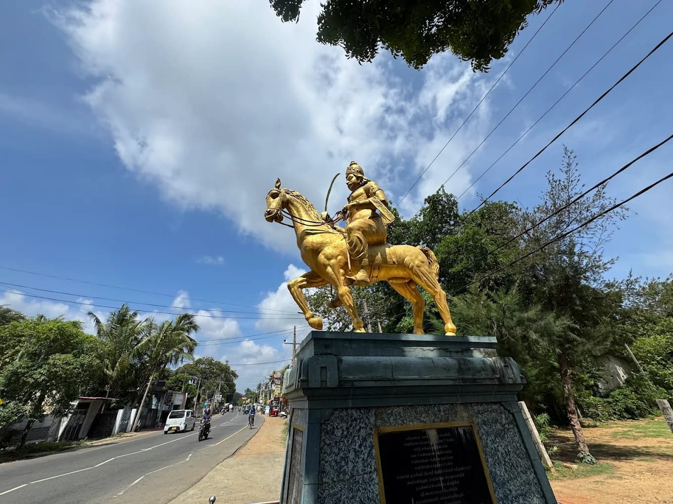 Scenic luxury travel image describing King Sangiliyan's Statue - View 1