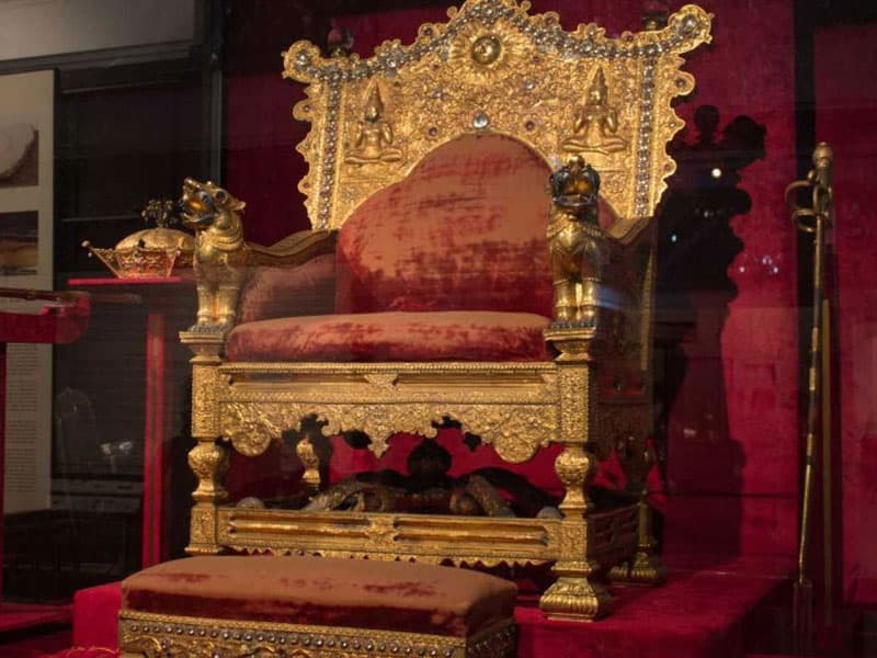 Scenic luxury travel image describing National Museum of Colombo - View 9